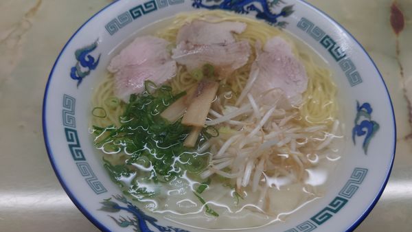 「ワンタン麺¥800」@新生軒の写真