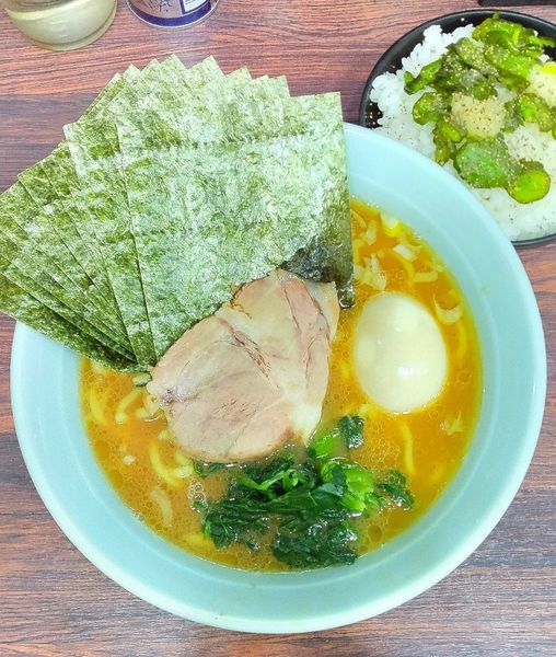 「のり玉ラーメン 950円＋ライス無料」@横浜家系ラーメン 家家家 錦糸町店の写真