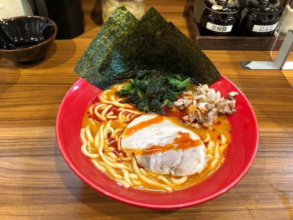 「赤辛家系ラーメン」@横浜家系ラーメン 壱角家 落合南長崎店の写真