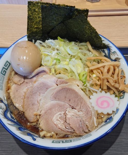 「特製中華そば」@舎鈴 熊谷店の写真