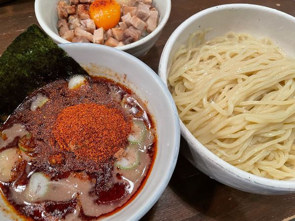 「辛々魚つけめん／辛さ普通・ネギ多め（1,000円）＋豚ごはん／醤」@麺処 井の庄の写真