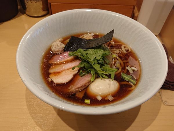 「特製醤油らーめん」@饗 くろ㐂の写真