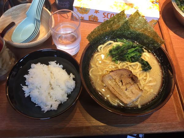 「塩ラーメン」@横浜家系ラーメン 憲兵家の写真