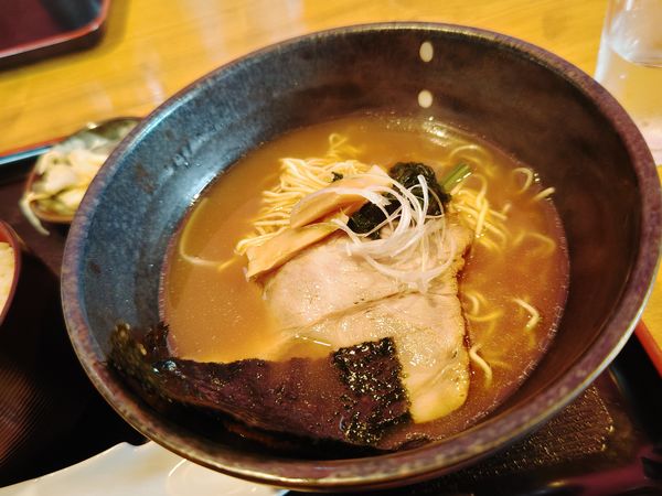 「特製中華そば並７５０円＆小ライス１００円（おかわり自由）」@老田屋製麺所 飛騨古川店の写真