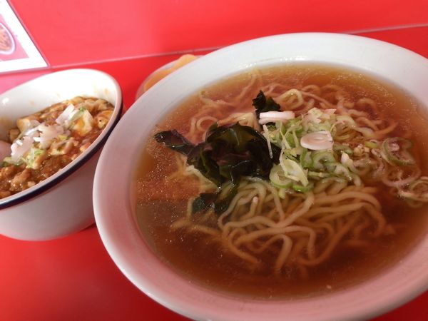 「ラーメンとマーボー丼」@中華料理 珍来の写真