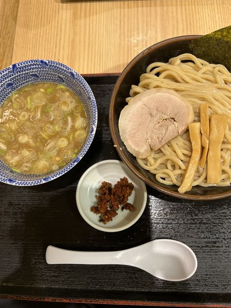 「赤辛つけめん並盛（890円）」@舎鈴 丸の内店の写真