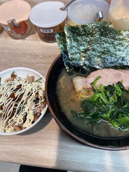 「らーめん　白米　炒飯まぶし」@ラーメン桜道の写真