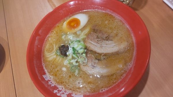 「えび豚骨拉麺」@えび豚骨拉麺 春樹 大山店の写真