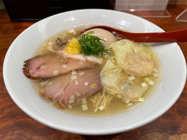 「特製塩そば」@三馬路 東京店の写真