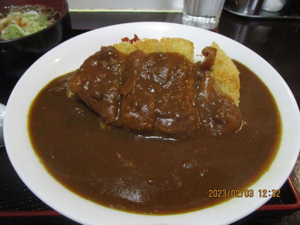 「カツカレーライスとミニ蕎麦セット 850円」@そば・うどん たぬきの写真