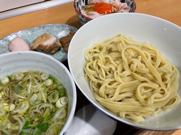 「つけ麺 塩（1,100円）,肉入り卵飯トリュフ風味（200円）」@らーめん亭 ひなり竜王の写真