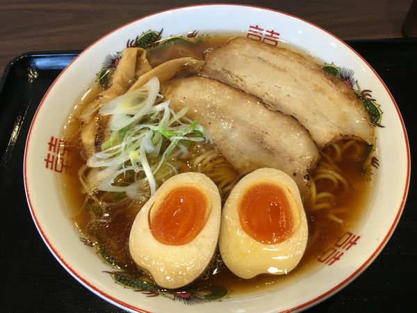 「ラーメン＋竹鶏たまごの味玉」@麺屋 萩の写真