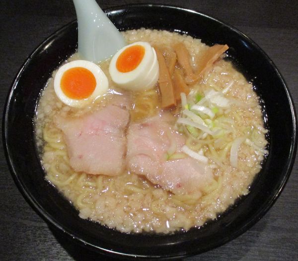 「背脂ラーメン　950円」@ラーメン大至の写真