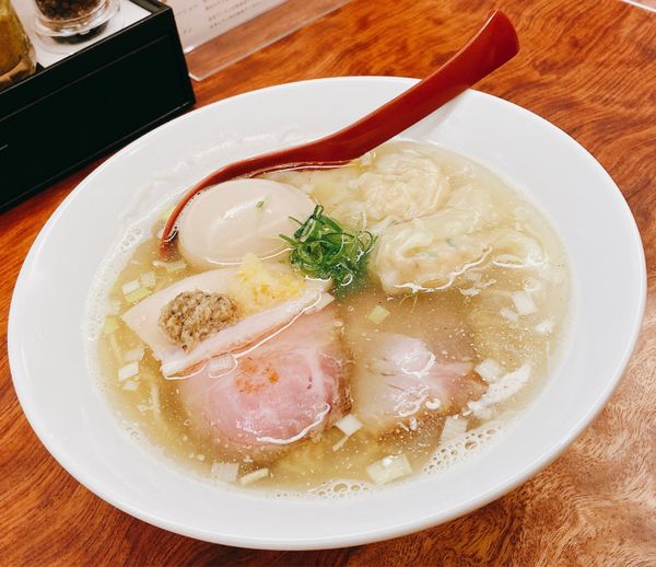 「特製塩そば」@三馬路 東京店の写真