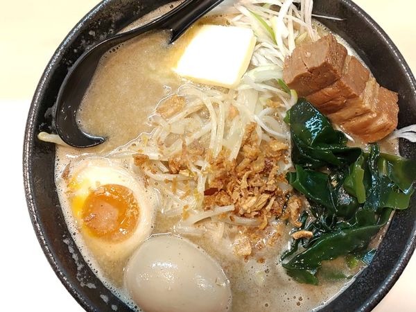 「司みそらーめん（こってり）＋味玉」@らーめん 司の写真