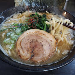 地鶏がら醤油らーめん(800)