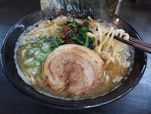 「地鶏がら醤油らーめん(800)」@らー麺つけ麺 みやがわ 東白楽店の写真