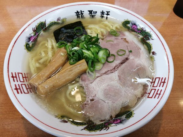 「塩ラーメン　　810円」@龍聖軒の写真