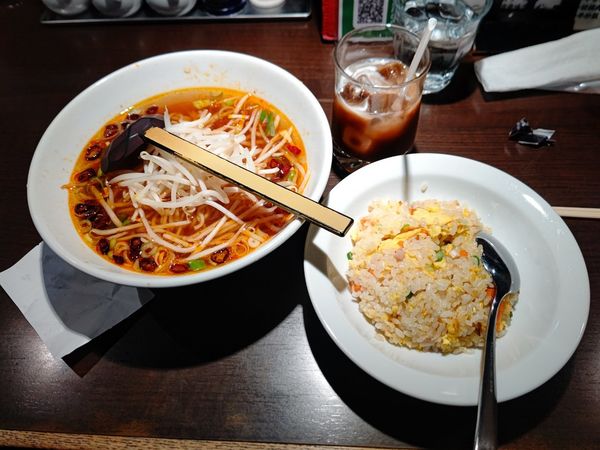 「本日の日替わり①(四川風もやしラーメン&半炒飯)900円」@上海華龍 ヤマダ電機LABI1高崎店の写真