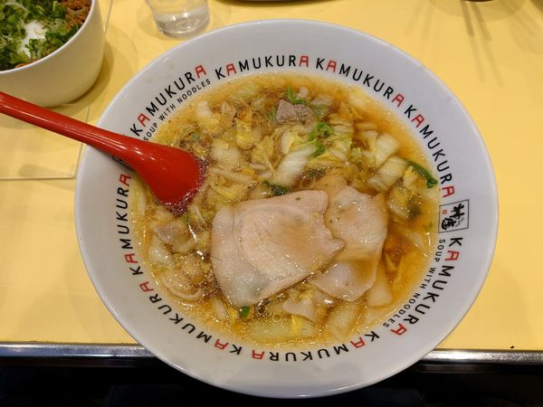 「ラーメン＋そぼろ丼ｾｯﾄ¥1,100」@どうとんぼり神座 渋谷店の写真