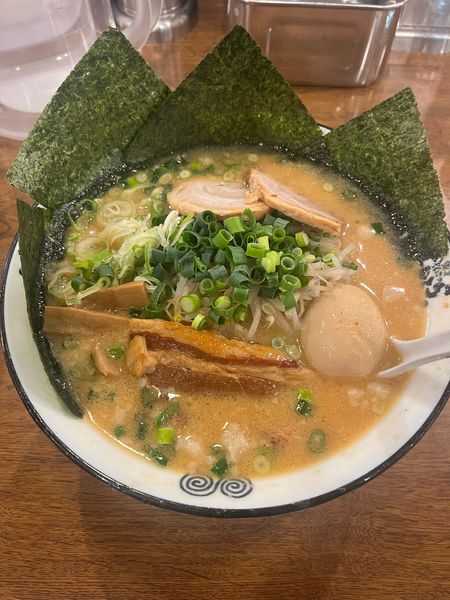 「とんとら味噌(1150円)+大盛(150円)」@東京とんこつ とんとら 深谷店の写真