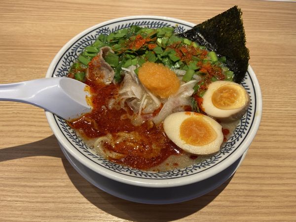 「熟成醤油辛肉そば味玉入り(979円)」@丸源ラーメン 日立店の写真