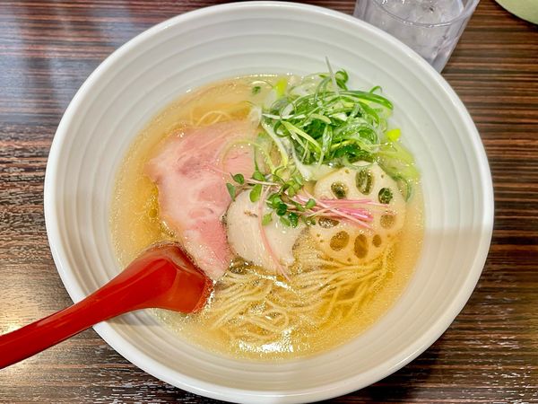 「白糸中華そば　少なめ　800」@中華そば 糸の写真