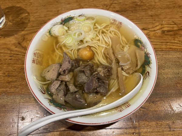 「本日の限定　新庄とりもつラーメン並 950円」@渡なべの写真