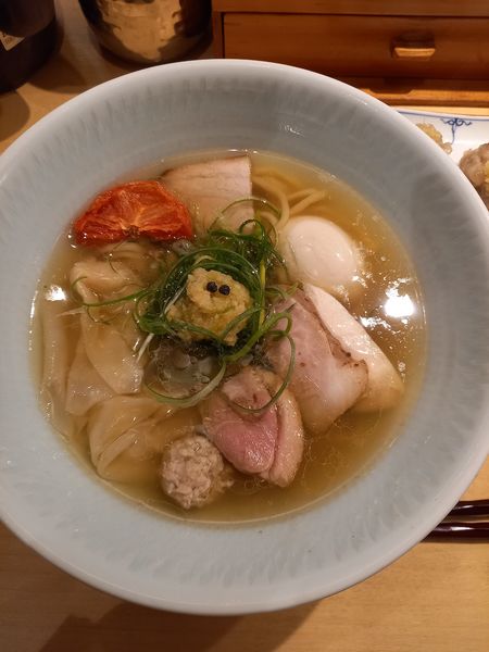 「特製塩そば￥1600＋名物焼売２個￥350」@饗 くろ㐂の写真