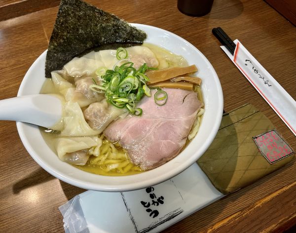 「塩ワンタン麺」@らーめん一辰の写真