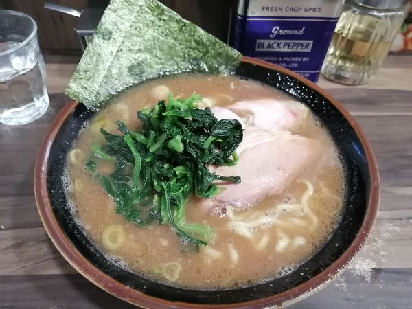 「ラーメン　　850円　　油少なめ味薄め」@神田ラーメン わいず 神田本店の写真