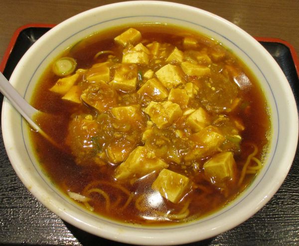 「マーボーカレーメン　690円」@福しん 大久保駅前店の写真