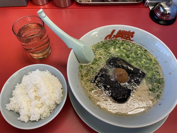 「朝ラーメン￥５１０　半ライス￥１３０」@ラーメン山岡家 愛知刈谷店の写真
