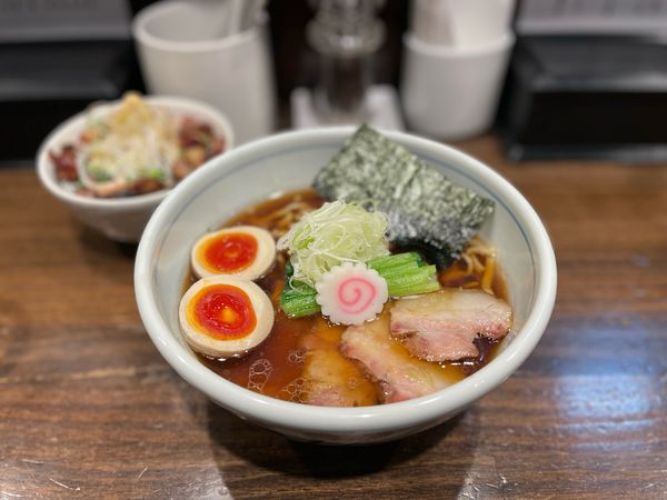 「【限定】生姜醤油中華そば、味玉、焼豚2枚」@櫻井中華そば店の写真