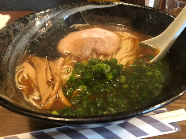 「こく醤油ラーメン」@麺屋 宙の写真
