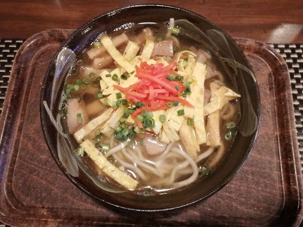 「沖縄そば」@ゆうなんぎい 名古屋鶴舞店の写真