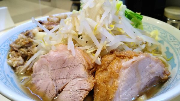 「ラーメン　ヤサイニンニクアブラ」@らーめん 陸 尾山台店の写真