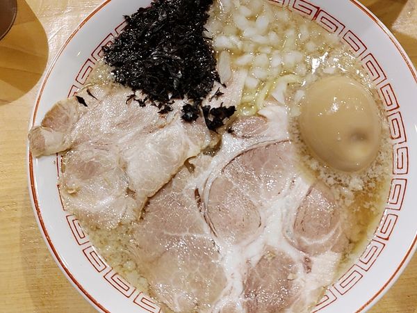 「味玉背脂煮干中華そば（塩）」@背脂煮干し中華そば 和市 新橋本店の写真