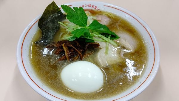 「煮干ラーメン（朝ラーメン、サービスの味玉）」@ラーチャン専門 我武者羅 蒲田店の写真