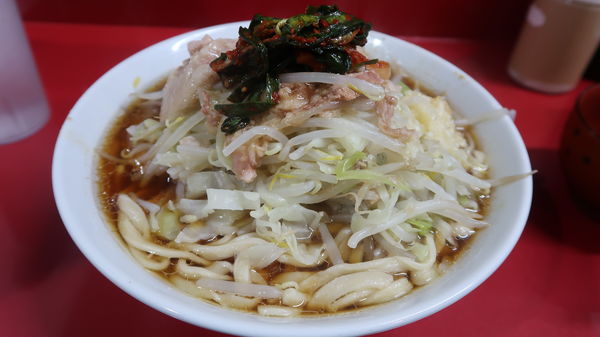 「小850円NAキムチ100円」@ラーメン二郎 越谷店の写真