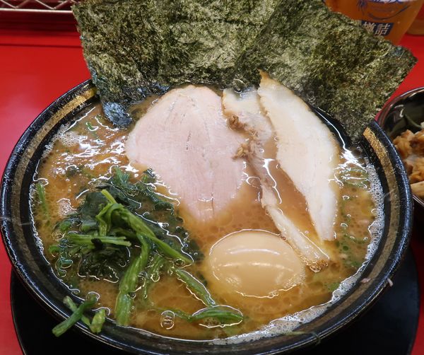 「ラーメン800円硬薄」@柏 王道家の写真