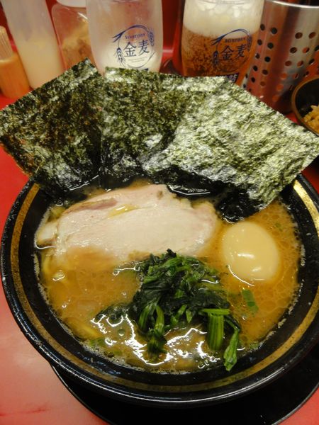 「ラーメン850円硬薄🍺🍺×250円」@柏 王道家の写真