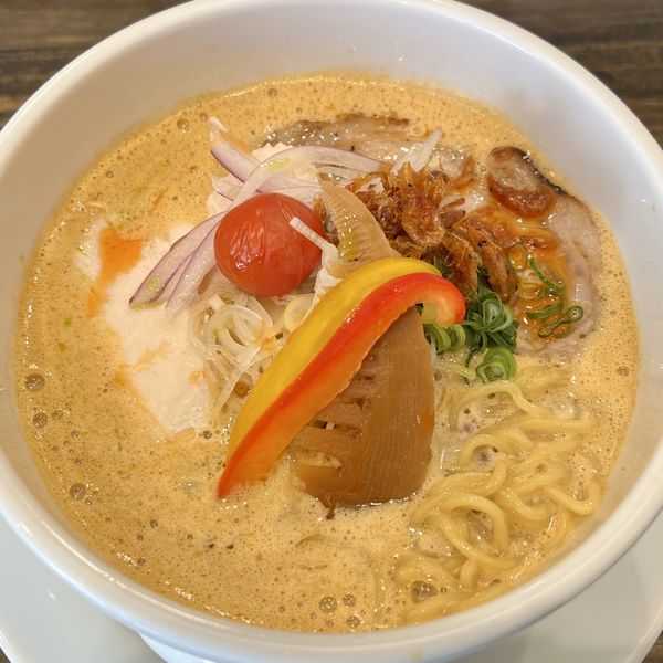 「オーマル海老の出汁を使ったえびラーメン」@麺や 志道の写真