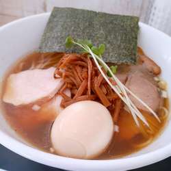 醤油らーめん・大盛・特製 ￥1,080