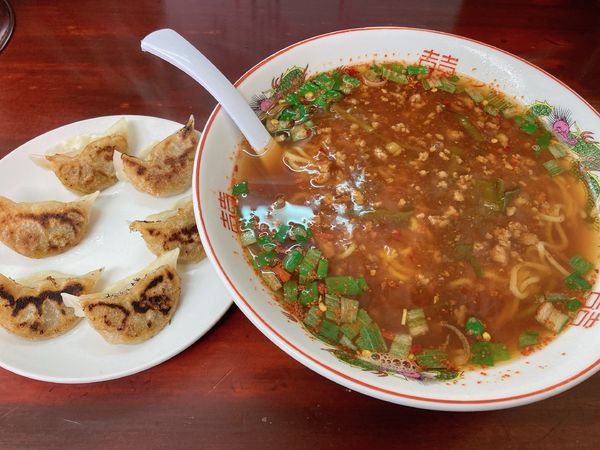 「辛スタミナラーメン＋餃子」@漫々亭の写真
