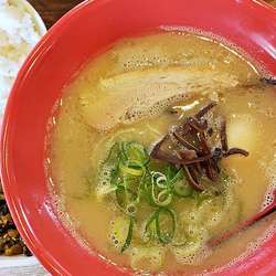 とんこつらぁめん＋玉子＋高菜（別皿）