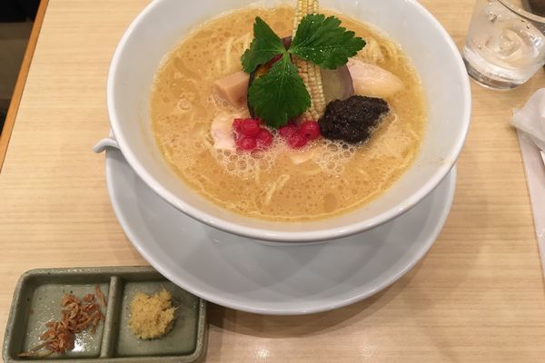 「鶏白湯醤油Soba」@銀座 篝 大手町店の写真