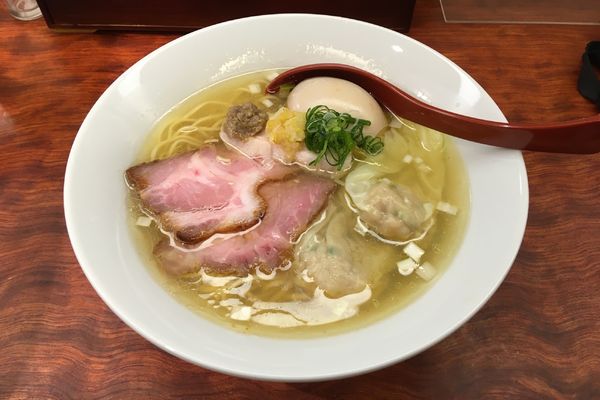 「特製塩そば」@三馬路 東京店の写真