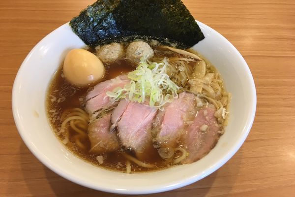 「全部乗せ醤油らーめん」@しののめヌードルの写真