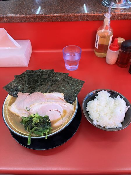 「チャーシュー麺　大　海苔　固め　ライス」@家系ラーメン 王道 いしいの写真